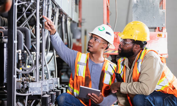 Best Electrical Contractors for Businesses  in Marengo, IA